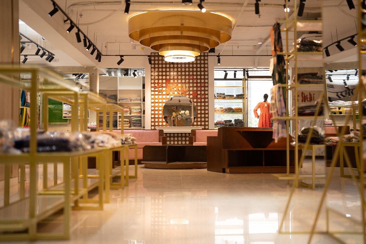 Illustrative retail category image from the supplied website assets